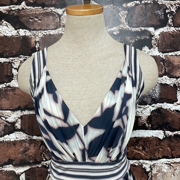 BCBGMAXAZRIA Tank Top Sleeveless Blouse Cream Pink Tie Size Medium - Picture 6 of 14